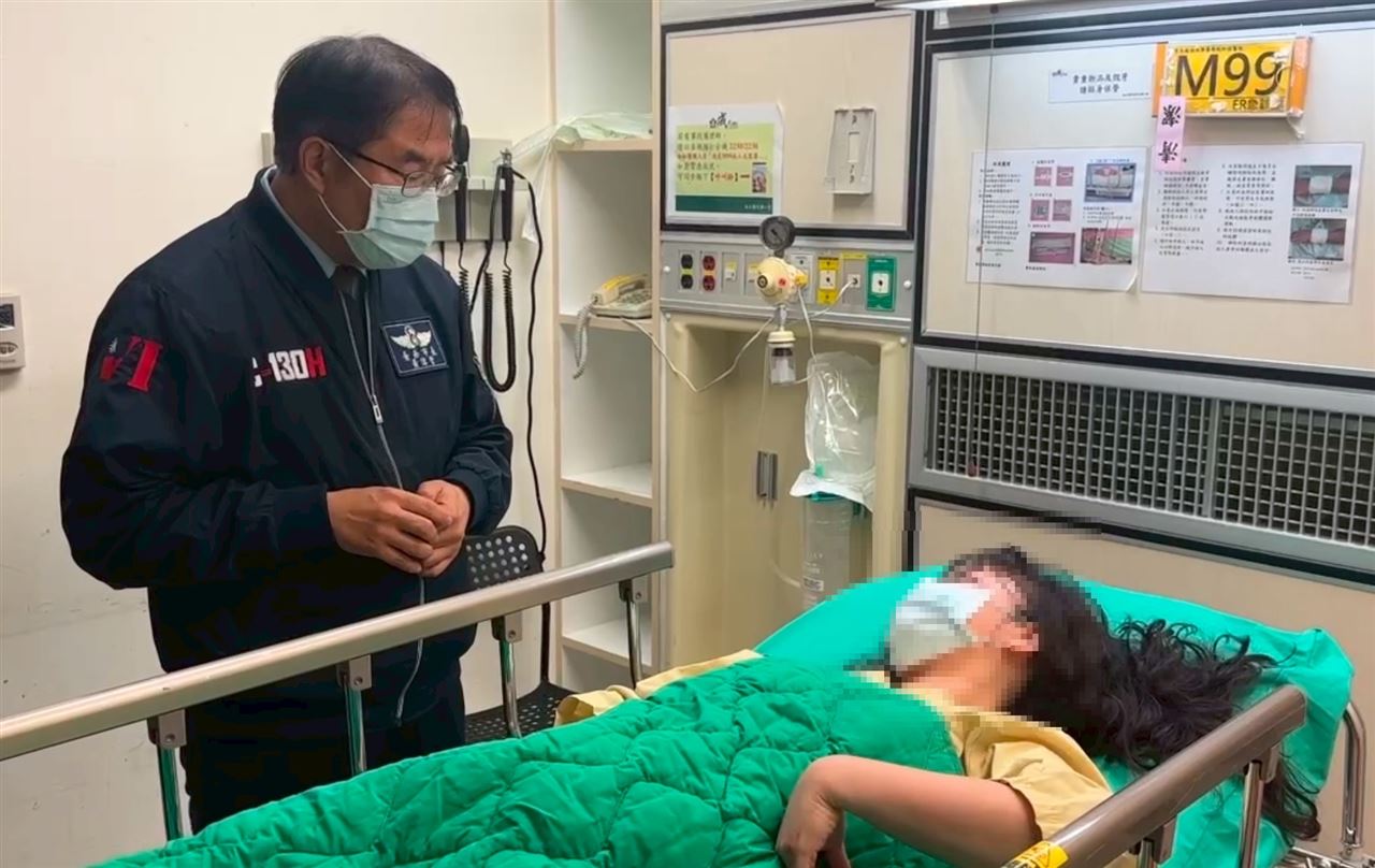 台南深夜驚魂！足療師持刀追砍路人至派出所　黃偉哲公布影像